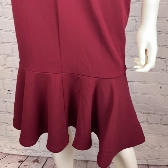 NWT Knitee maroon off the shoulder mid length dress small - Picture 2 of 9
